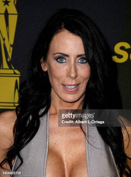 Reagan Foxx Scores 2023 XBIZ Award for MILF Performer of the .